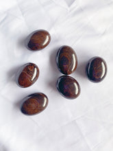 Load image into Gallery viewer, Garnet Palmstones for Passion and Vitality