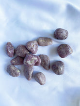 Load image into Gallery viewer, Lilac Lepidolite Tumble